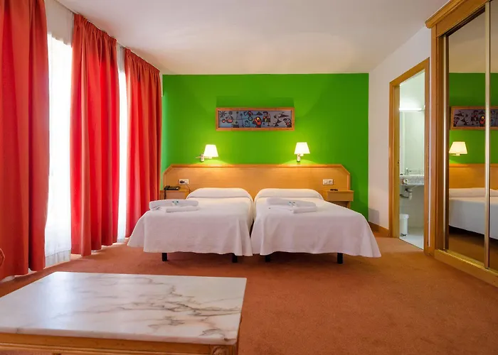 Nest Style Santiago מלון 3*